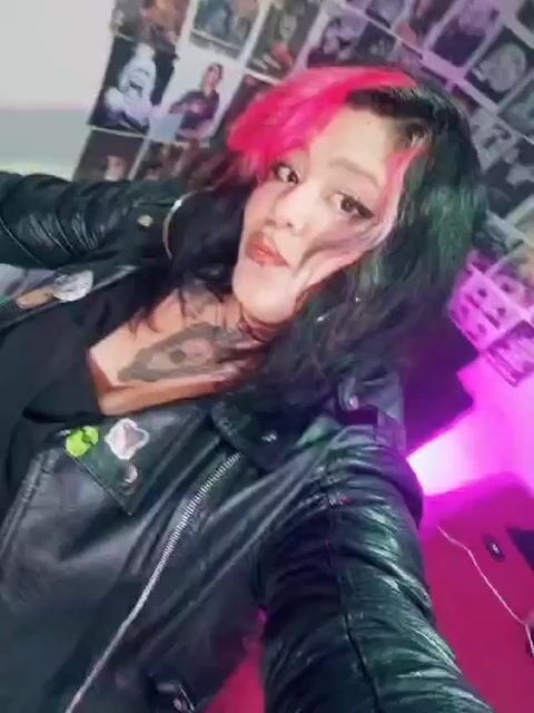 Model - Bonnie Stardustt curvy