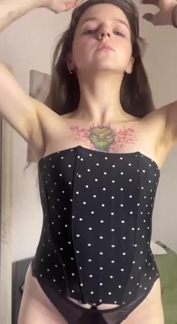 Model - Linda squirt