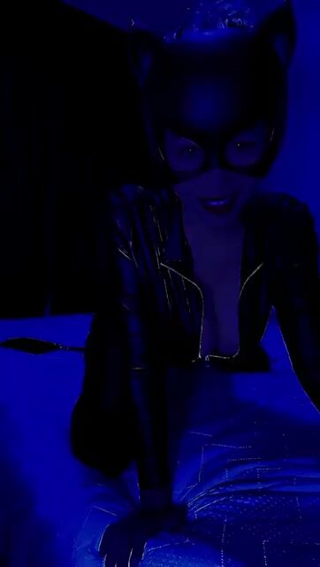 Model - luna rivera vegetables