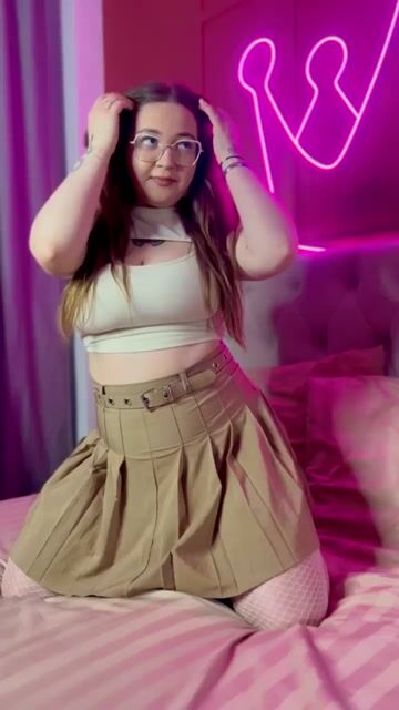 Model - Emma Adorablle fetish