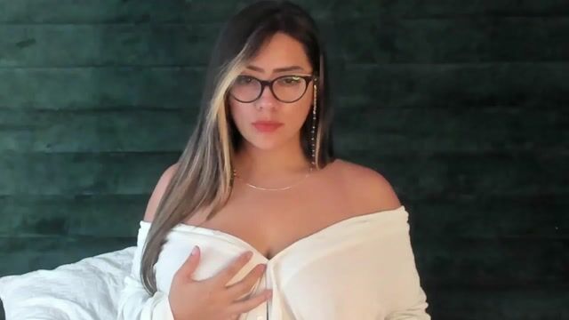 Model - BelaGrace deepthroat