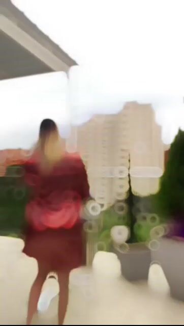 Model - ValMeyer dancing