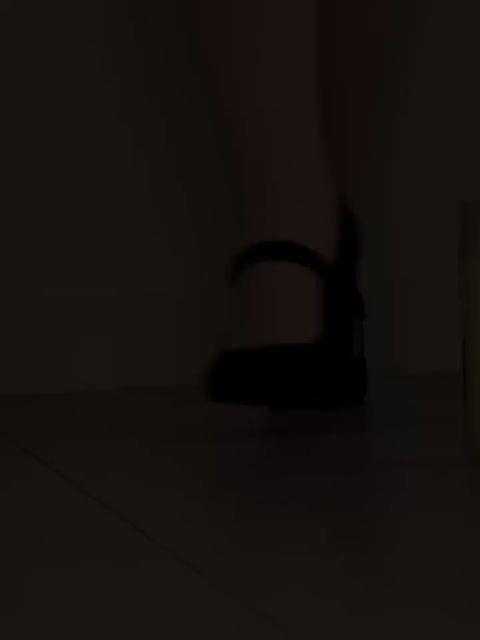 Model - Mari Nette blowjob