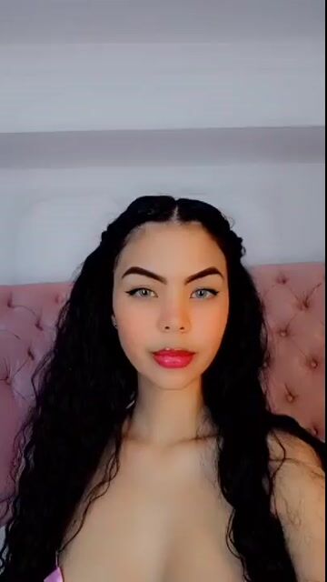 Model - AntonellaSteell shaved