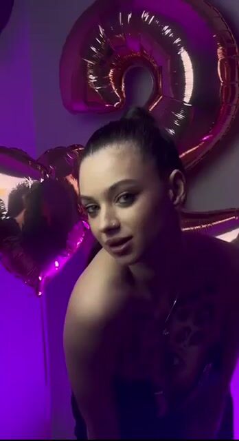 Model - AnnyWitch deepthroat