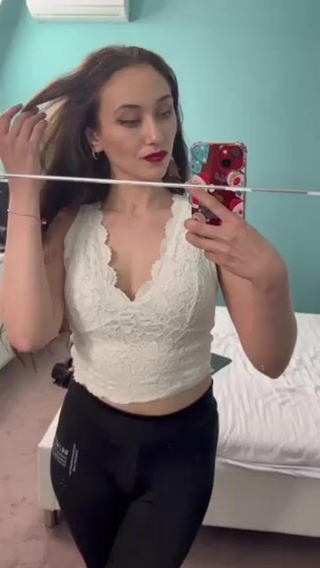 Model - AliceMunro pantyhose