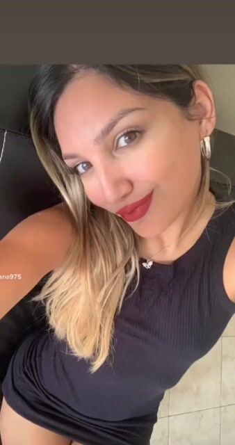 Model - iara love love