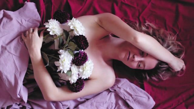 Model - Elly Helly milf