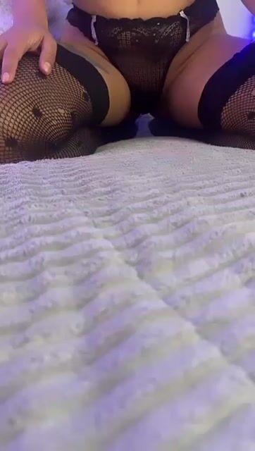 Model - Mara Grey ass