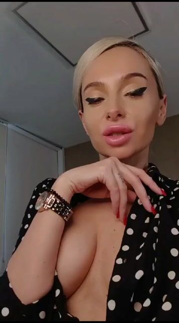 Model - JackieM mature