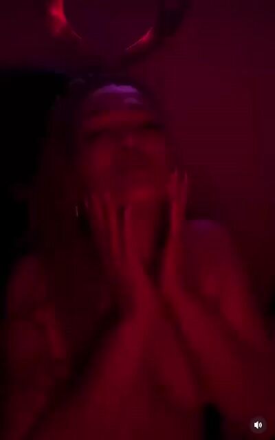 Model - Esmeraldahwm deepthroat