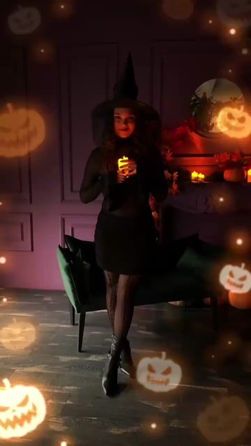 Model - Hannah heels