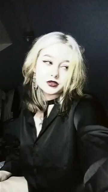 Model - Ttells bigboobs