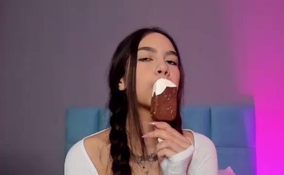 Model - Eileen dildo