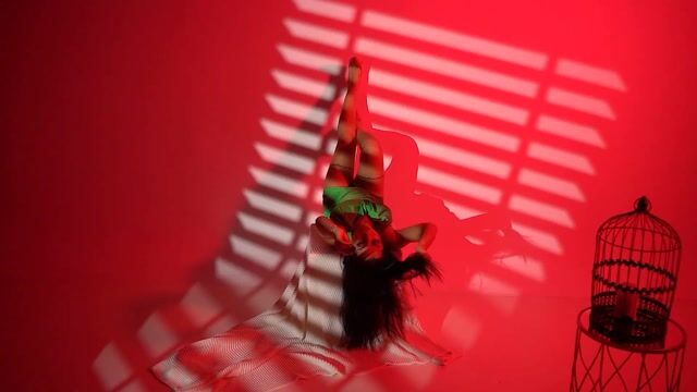 Model - HeidiTaylor legs