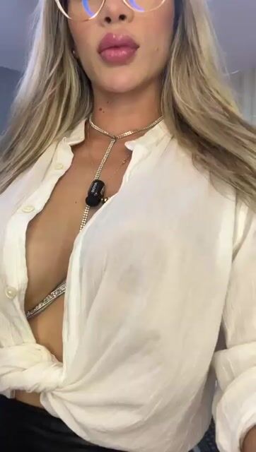 Model - Anna Kinh dildo