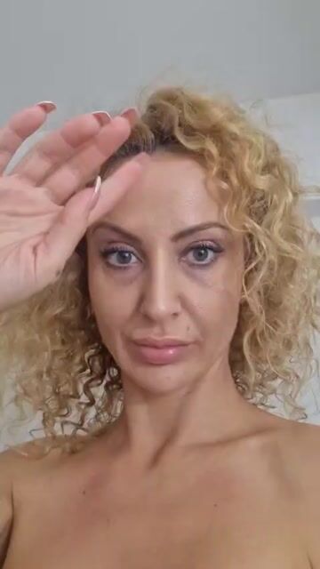 Model - Amalia Nilsson mature