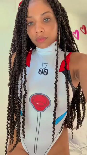 Model - Renell aiston Ebony