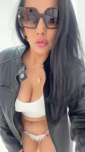 Model - Violeta Armitt anal