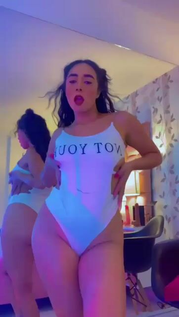 Model - AdaraMuller teen