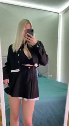 Model - ParisHall deepthroat