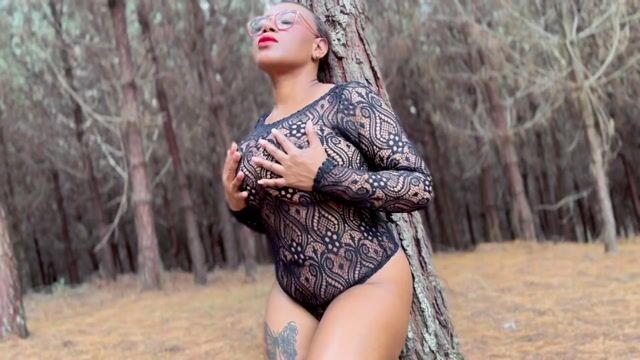 Model - ShantalDior bigtits