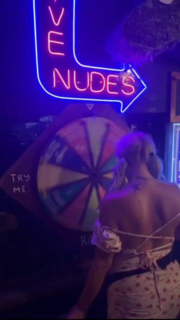 Model - Lucky Waifu mistress