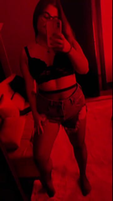 Model - CleoSeduction deepthroat