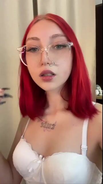 Model - Caroline teen