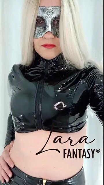 Model - LaraFantasy masturbation