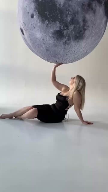 Model - Luna blowjob