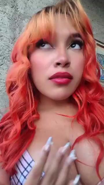 Model - AuraxGold boobs