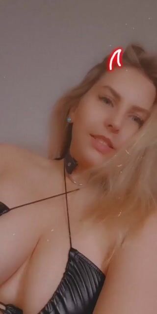 Model - Adele_White___ bigass