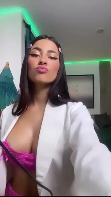 Model - AnahiEvan squirt