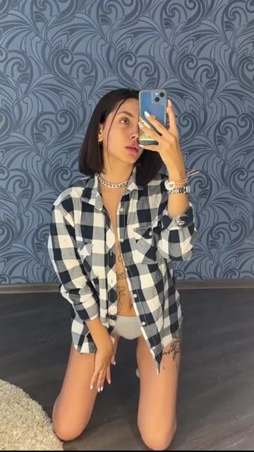 Model - KissKiraa fetish