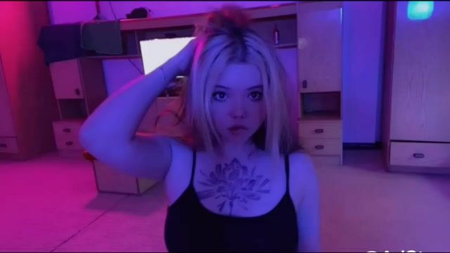 Model - AriStorme anal