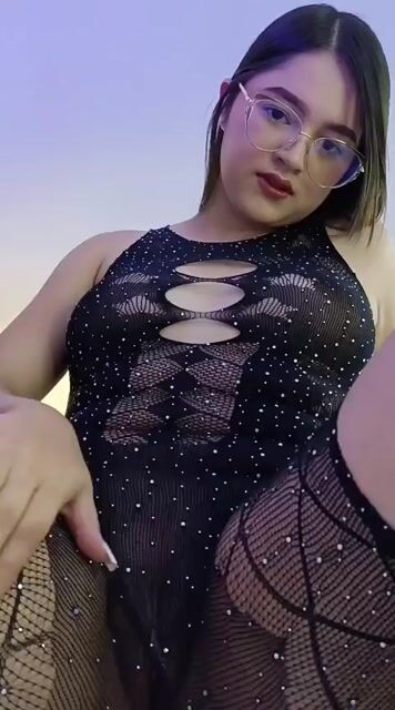 Model - Clara Wesst feet