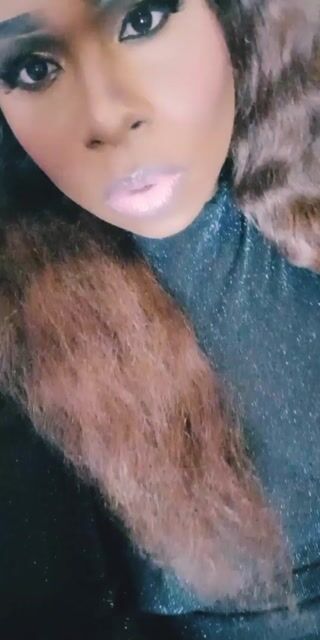 Model - Melaneyrose dominant