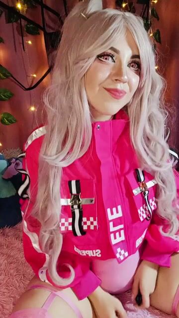 Model - Cosplay Girl deepthroat