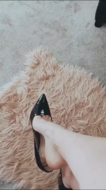 Model - JackieM smoking