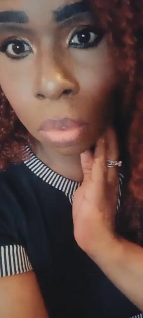 Model - Melaneyrose Trans