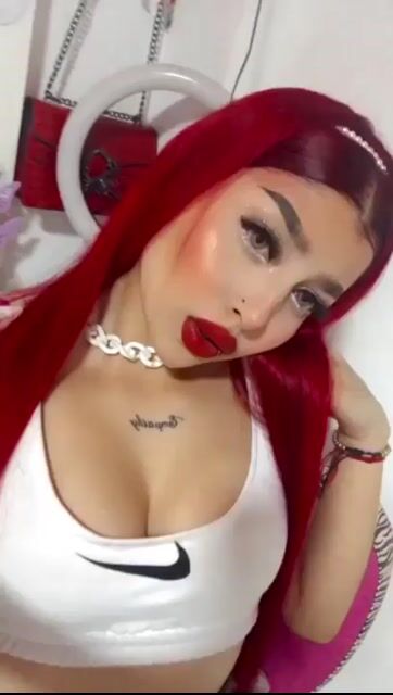 Model - MiaFoxx findom