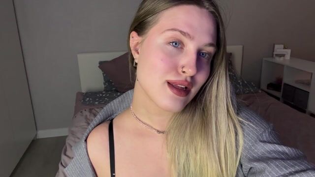 Model - Sarah shaved