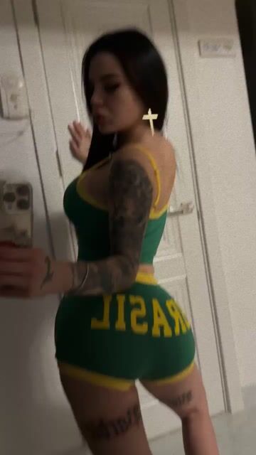 Model - NaomyBlackBarbie pussyplay