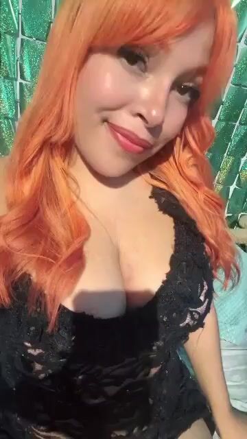 Model - AuraxGold deepthroat