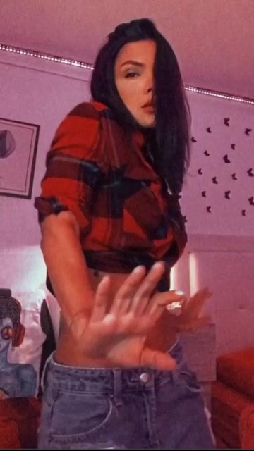 Model - bloom ly Hot