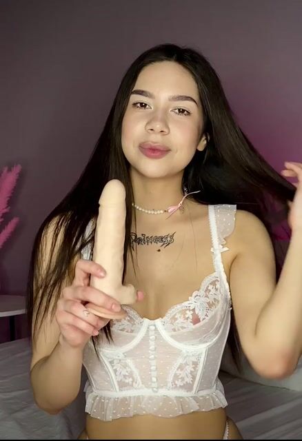 Model - Eileen boobs