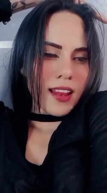 Model - Naomii_BDSM handjob