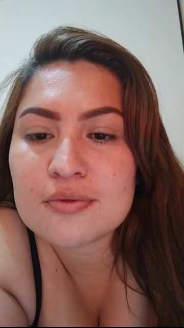 Model - Aisha23 juguetona