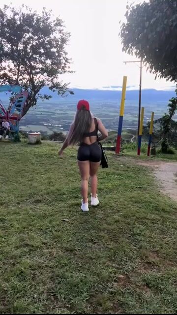 Model - Katha Fosters Bigass